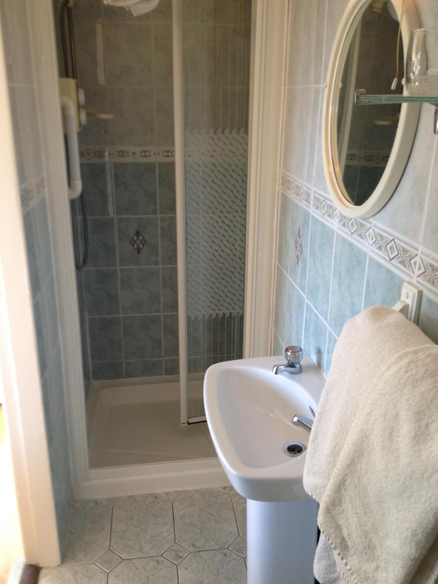 Danabel Hotel Кинсейл Екстериор снимка