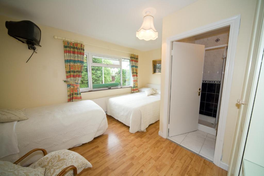 Danabel Hotel Кинсейл Стая снимка